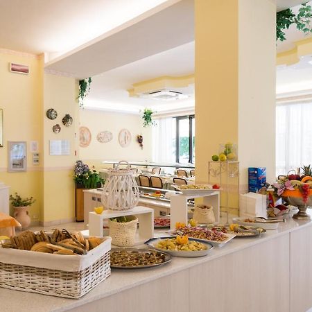 Hotel Miranda ベラーリア・イジェア・マリーナ エクステリア 写真