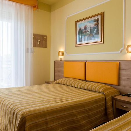 Hotel Miranda ベラーリア・イジェア・マリーナ エクステリア 写真