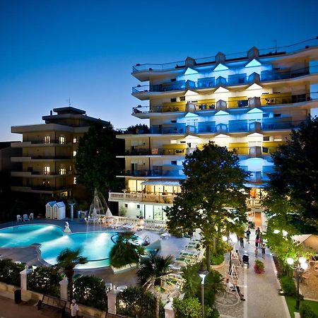 Hotel Miranda ベラーリア・イジェア・マリーナ エクステリア 写真