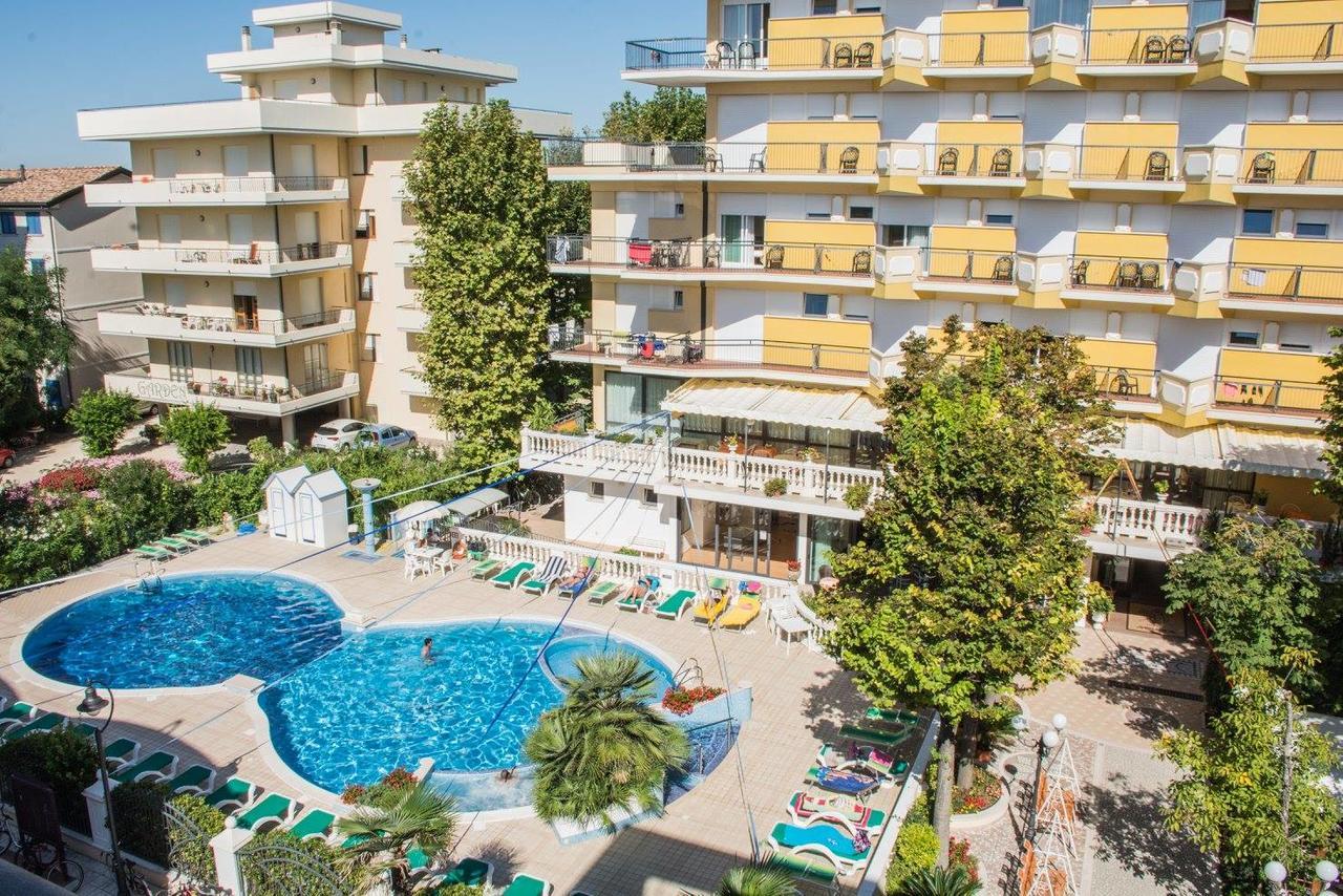 Hotel Miranda ベラーリア・イジェア・マリーナ エクステリア 写真
