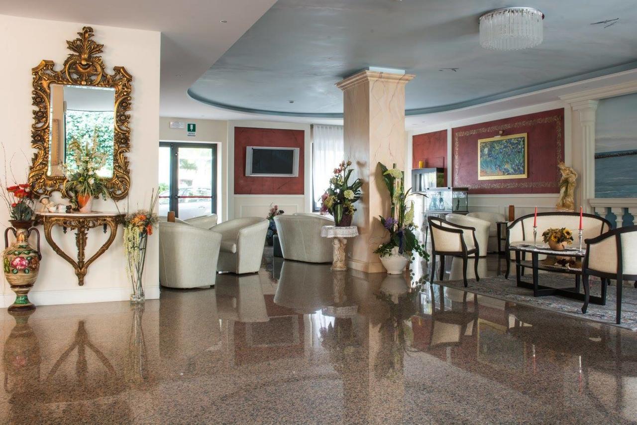 Hotel Miranda ベラーリア・イジェア・マリーナ エクステリア 写真